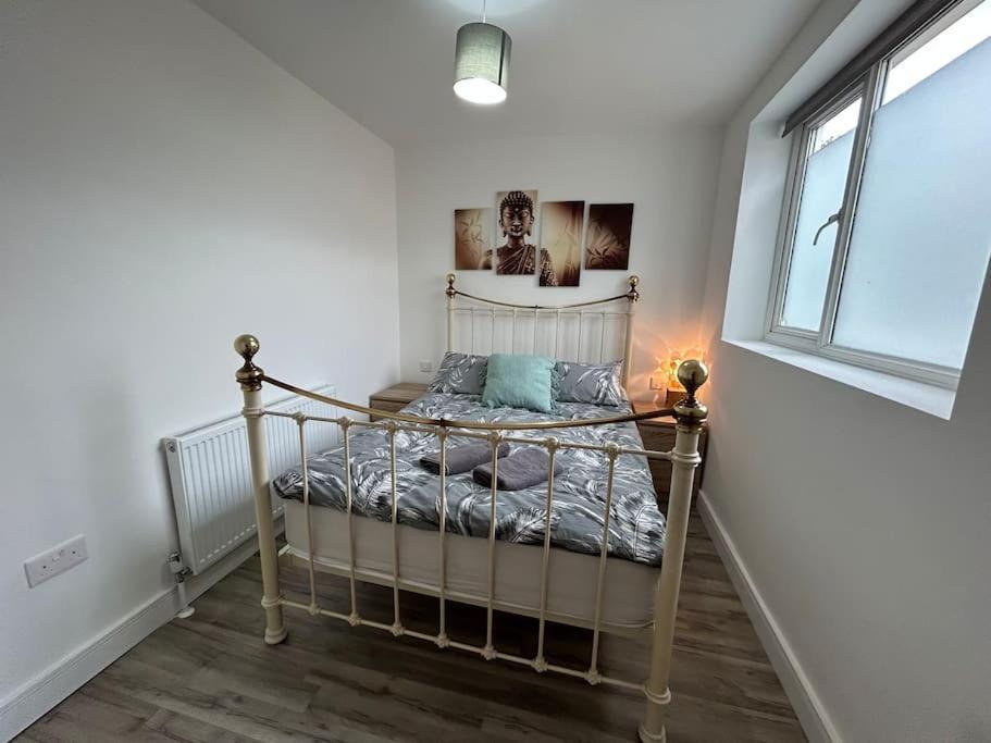 Bali Bliss Garden Flat With Parking Appartement Enfield Buitenkant foto